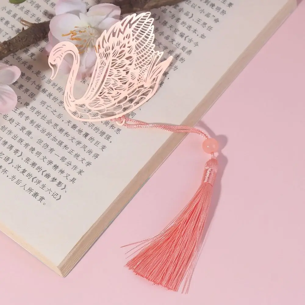 Chinese Style Metal Bookmark Rose Gold Hollow Book Clip Rose Swan Pine Crane Lotus Exquisite Tassel Bookmark Book Page Marker