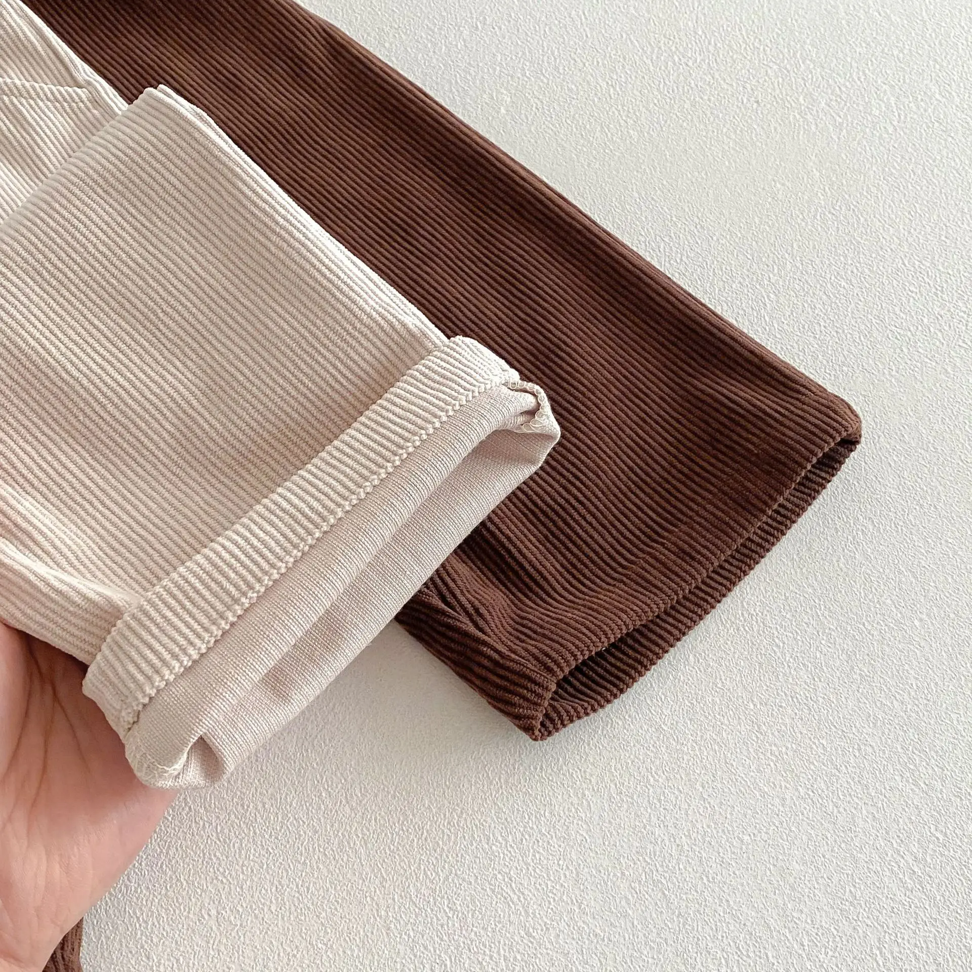 خريف جديد سروال قصير للأطفال السراويل الناعمة طفل السراويل 1-6Y بلون فضفاض تناسب ملابس الأطفال