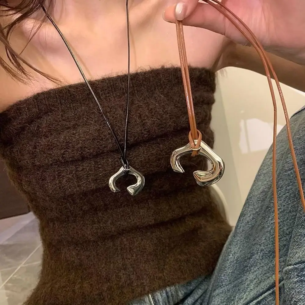 

New Y2K Sweater Chain Black Leather Rope Metal Irregular Collarbone Chain Adjustable Pendant Necklaces Women