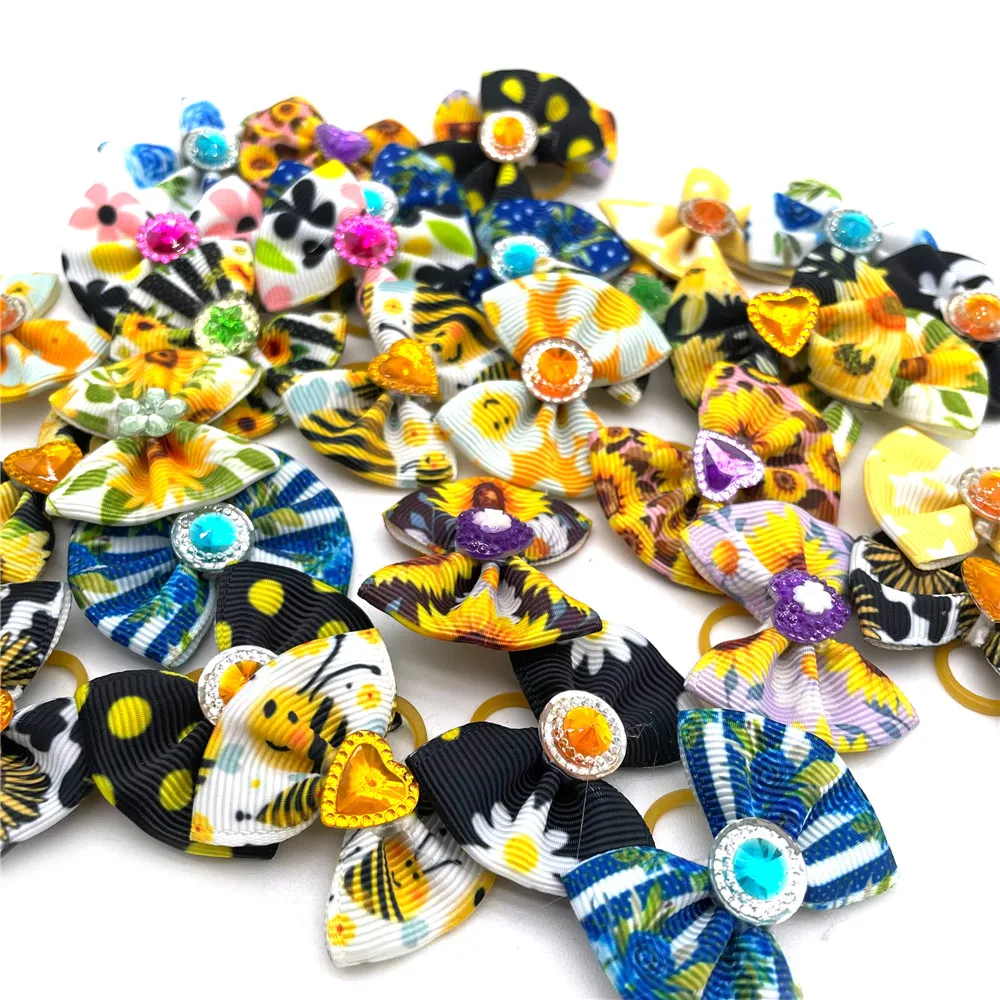 50/100Pcs ฤดูใบไม้ผลิสุนัข Bows สุนัขขนาดเล็ก Bows ผมแฟชั่นน่ารักสัตว์เลี้ยงสุนัขอุปกรณ์เสริมสัตว์เลี้ยง bows วันหยุดสุนัข Bows