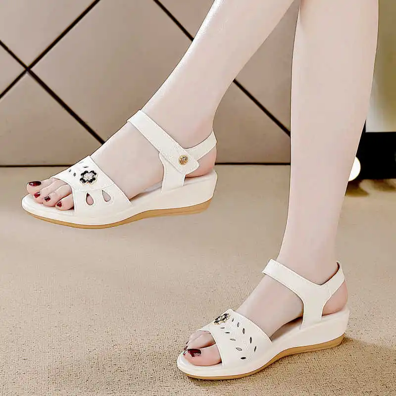 Round Toe Round Nose Women Lady Sandals 13 Us Shoes Breathable Slippers Sneakers Sports Seasonal Second Hand Sepatu
