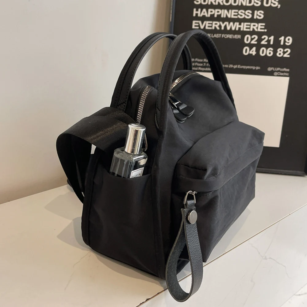 حقيبة نسائية خفيفة الوزن ذات سعة كبيرة حقيبة كروس كاجوال بلون سادة حقيبة كتف متعددة الاستخدامات للسفر والتسوق وحقيبة تاريخ العمل