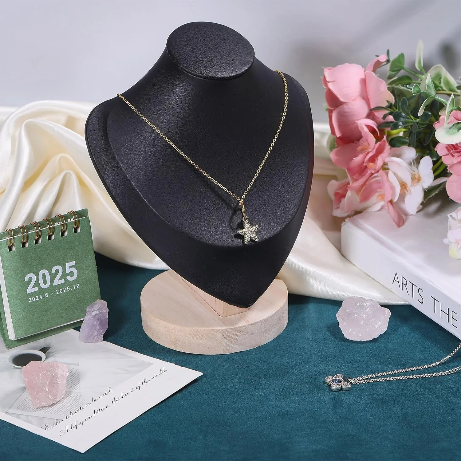 Wooden Necklace Display Rack Jewelry Chest Holder Receiver Pendant Jewelry Rack Is Suitable for Home or Shop Display