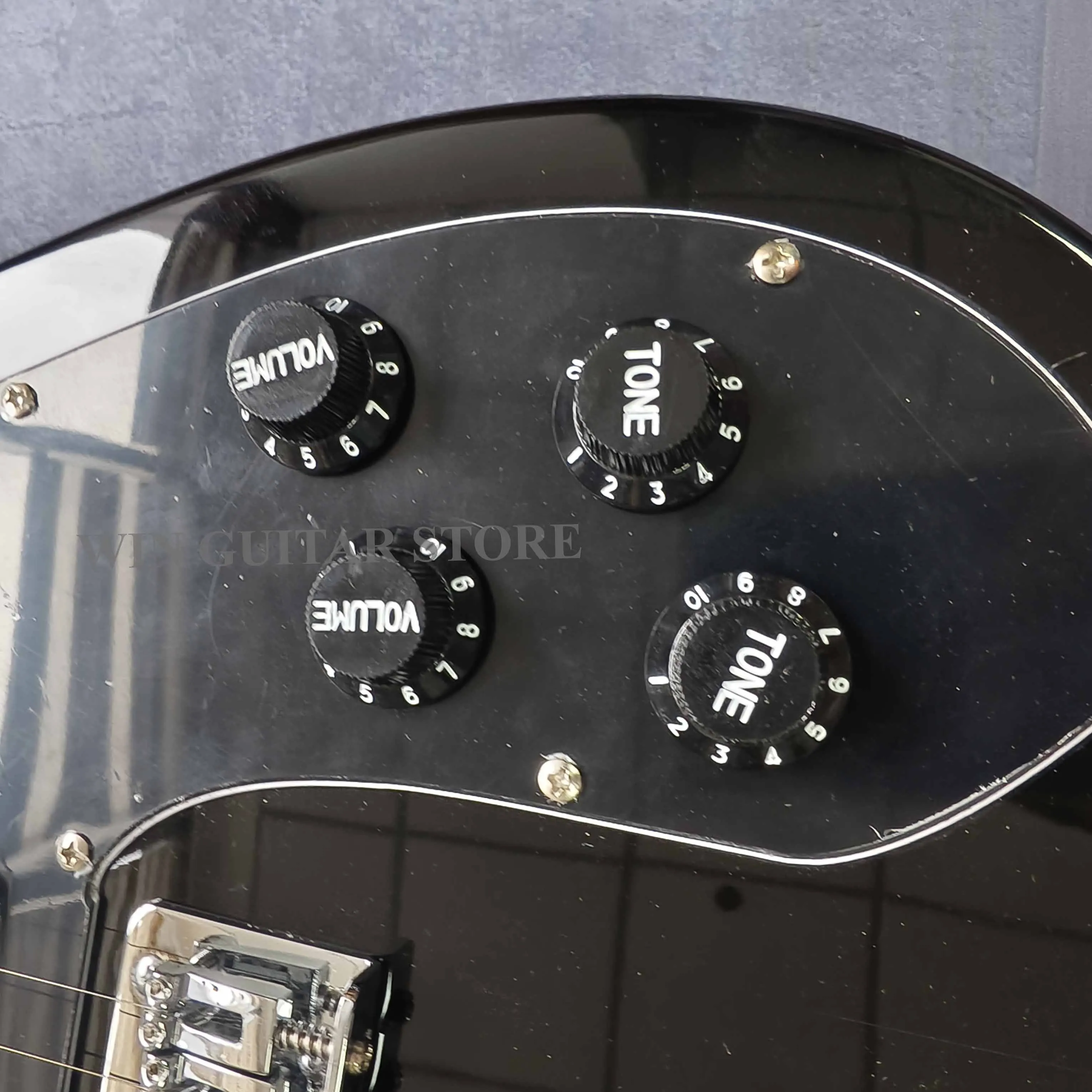 Klassische TL Deluxe glänzend schwarze E-Gitarre, Korpus aus Lindenholz, HH-Tonabnehmer, 6 Saiten, ein Weihnachtsgeschenk, kostenloser Versand