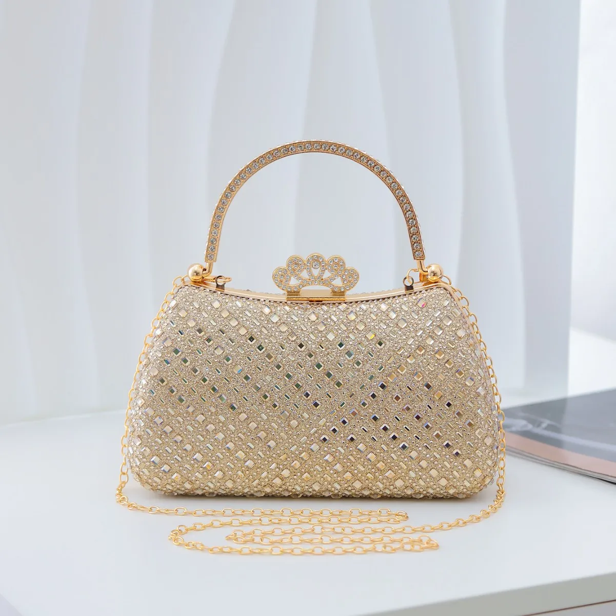 2026 new high-end women's light luxury diamond-encrusted bag celebrity dinner bag banquet fashion versatile handbag