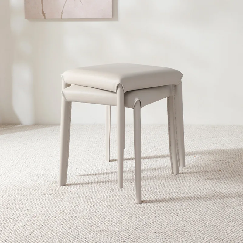 

Интернет-знаменитость кремовый скандинавский стиль седло кожаный материал бытовой простой дизайнерский квадратный табурет штабелируемый табурет