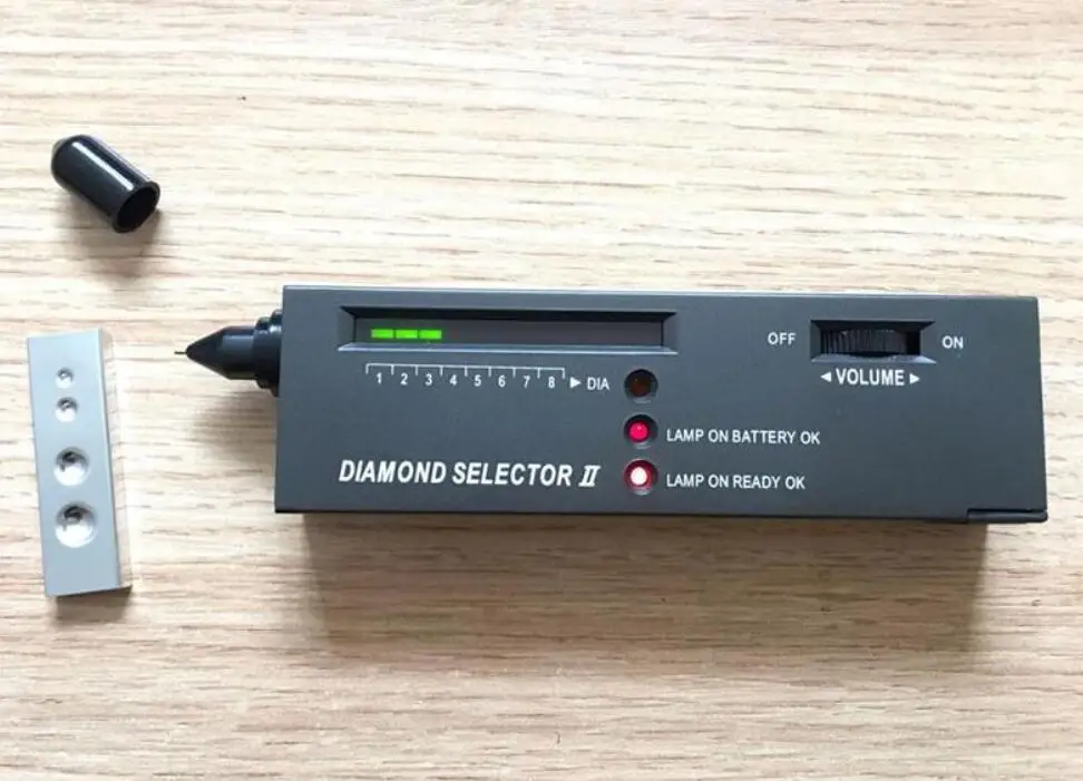 

Профессиональный тестер драгоценных камней, детектор бриллиантов, инструмент для точной идентификации, идеально подходит для любителей ювелирных изделий и коллекционеров.