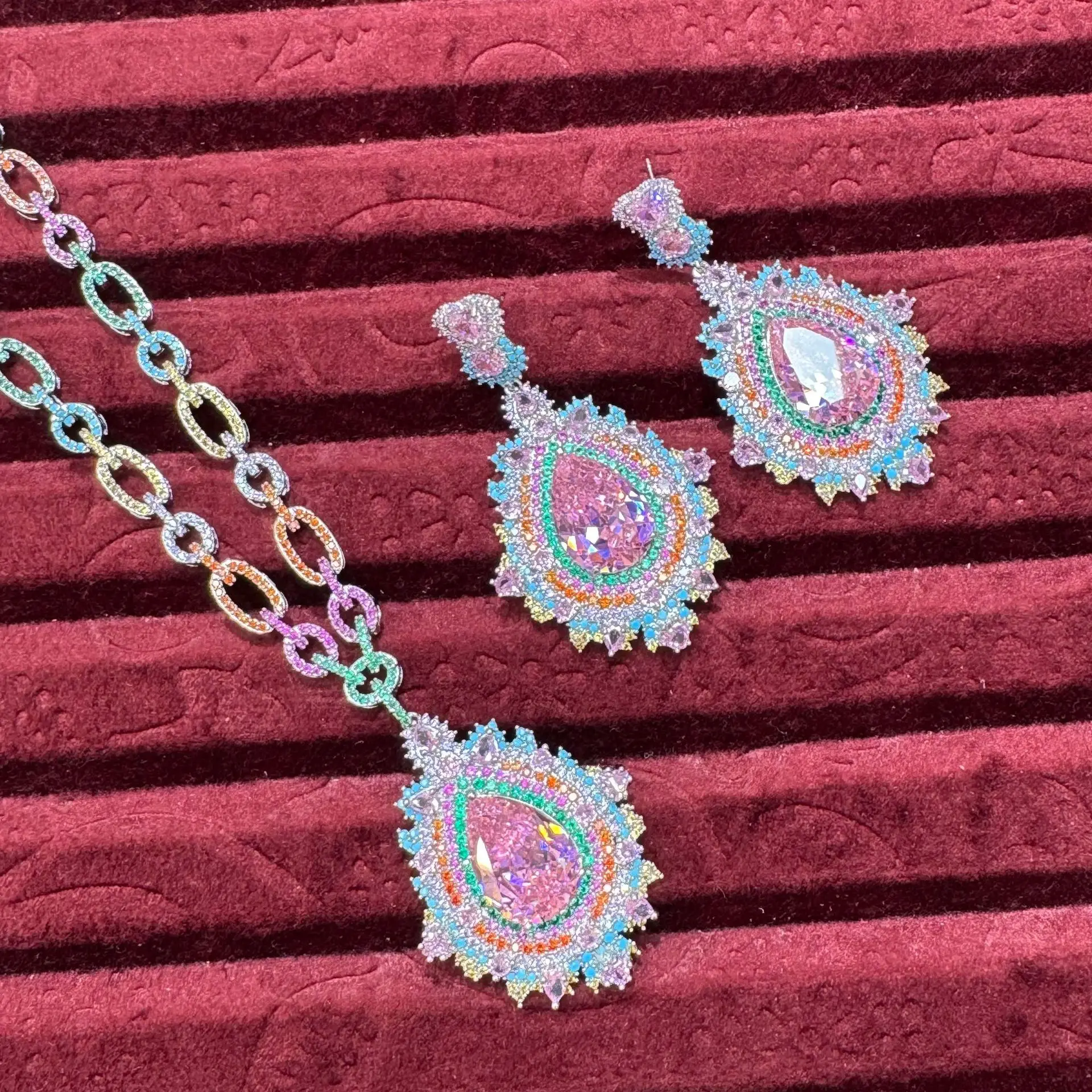 

Новые африканские комплекты ювелирных украшений с геометрическим рисунком из 2 предметов для женщин, свадебная вечеринка, циркон, CZ, африканский комплект свадебных украшений в Дубае, танцевальная вечеринка