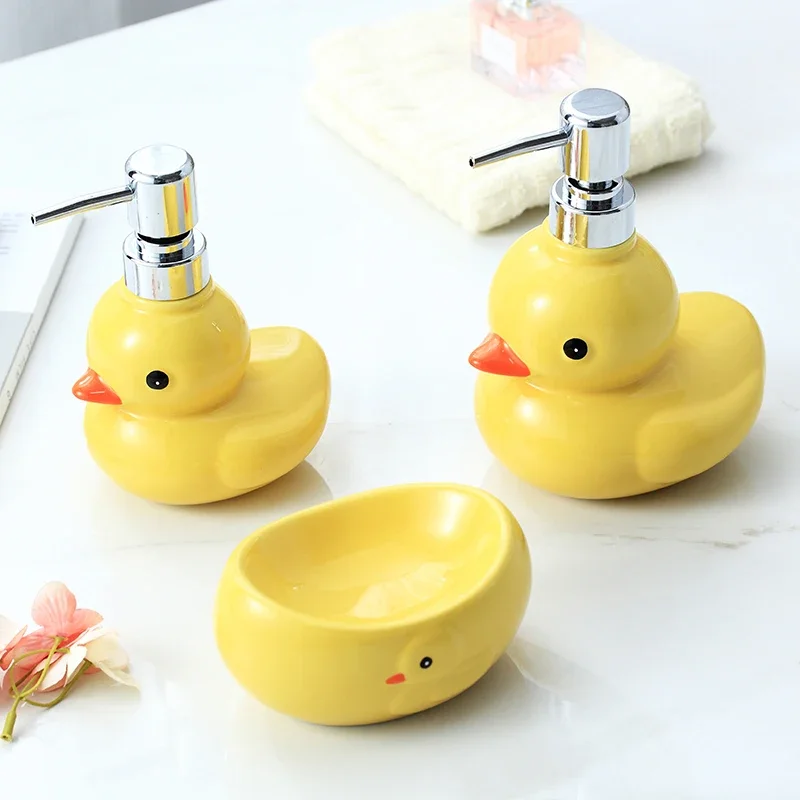 Soap dispenser Ceramic hand sanitizer bottle Bathroom separate bottle Creative cartoon cute size yellow duck lotion bottle