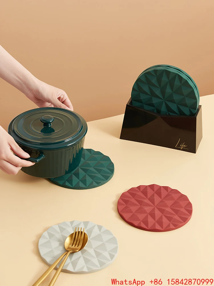 

Silicone thermal insulation mat Kitchen household placemat Waterproof and high temperature resistant