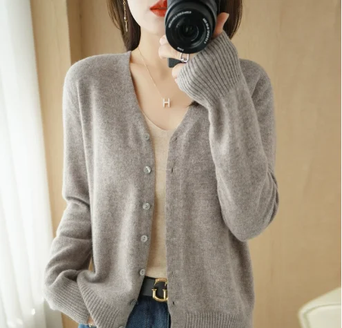 

2025 autumn and winter new women loose knit sweater