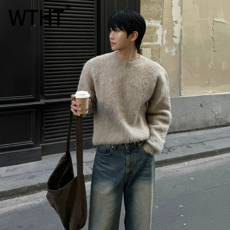 

WTHT Fashion 2025 Winter Men's Solid Color Knit Loose thicken Sweater Trendy Round Collar Korean-style Pullover Male 2A2484