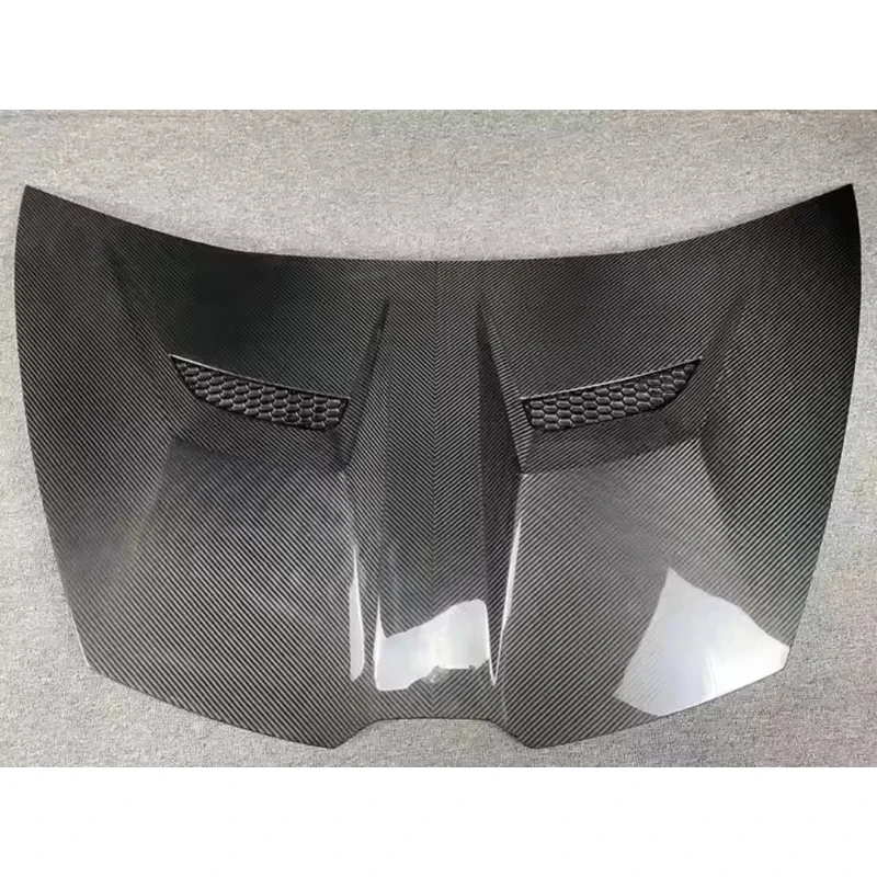 

Car Modification with V-style Dry Carbon Fiber Engine Hood and Engine Cover Suitable Huracan