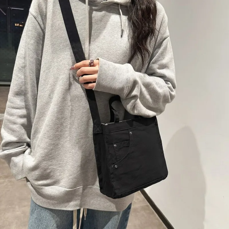 

Stylish Casual Women's Diaper Bag High-End Minimalist Leather Tote For Fashion Commuter And Vintage Luxury Shopper