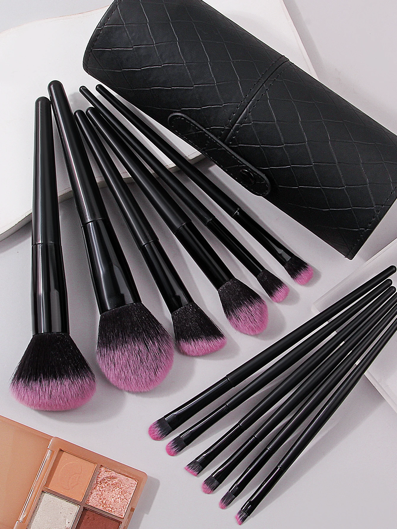 13PCS makeup brush set,black storage bucket,synthetic bristles blush brush,contour brush, eyeshadow brush, portable makeup tools