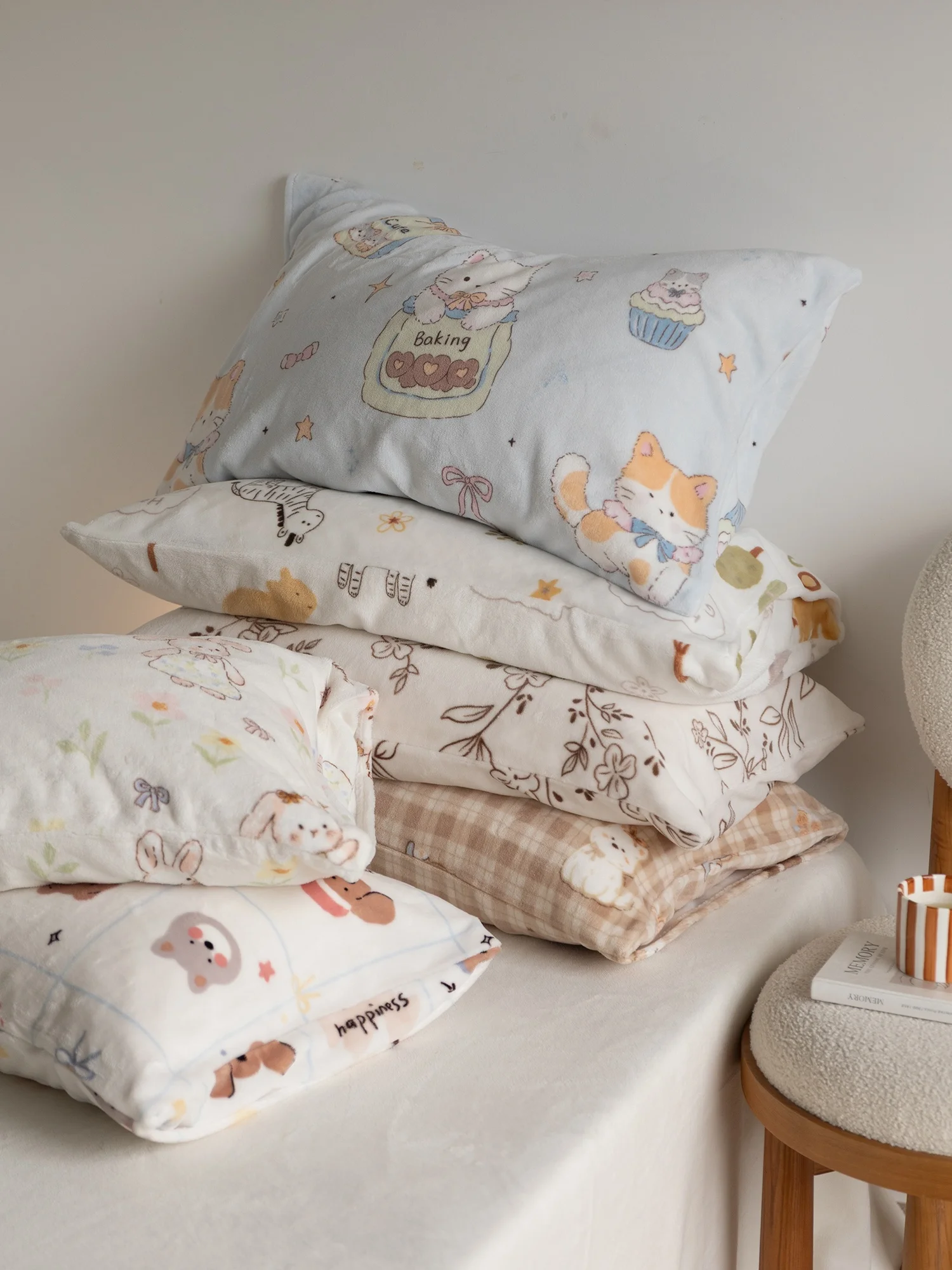 

Теплая вельветовая наволочка с мультяшным принтом, 230 г/м², зимняя, 48x74 см, из полиэфирного волокна, машинная стирка