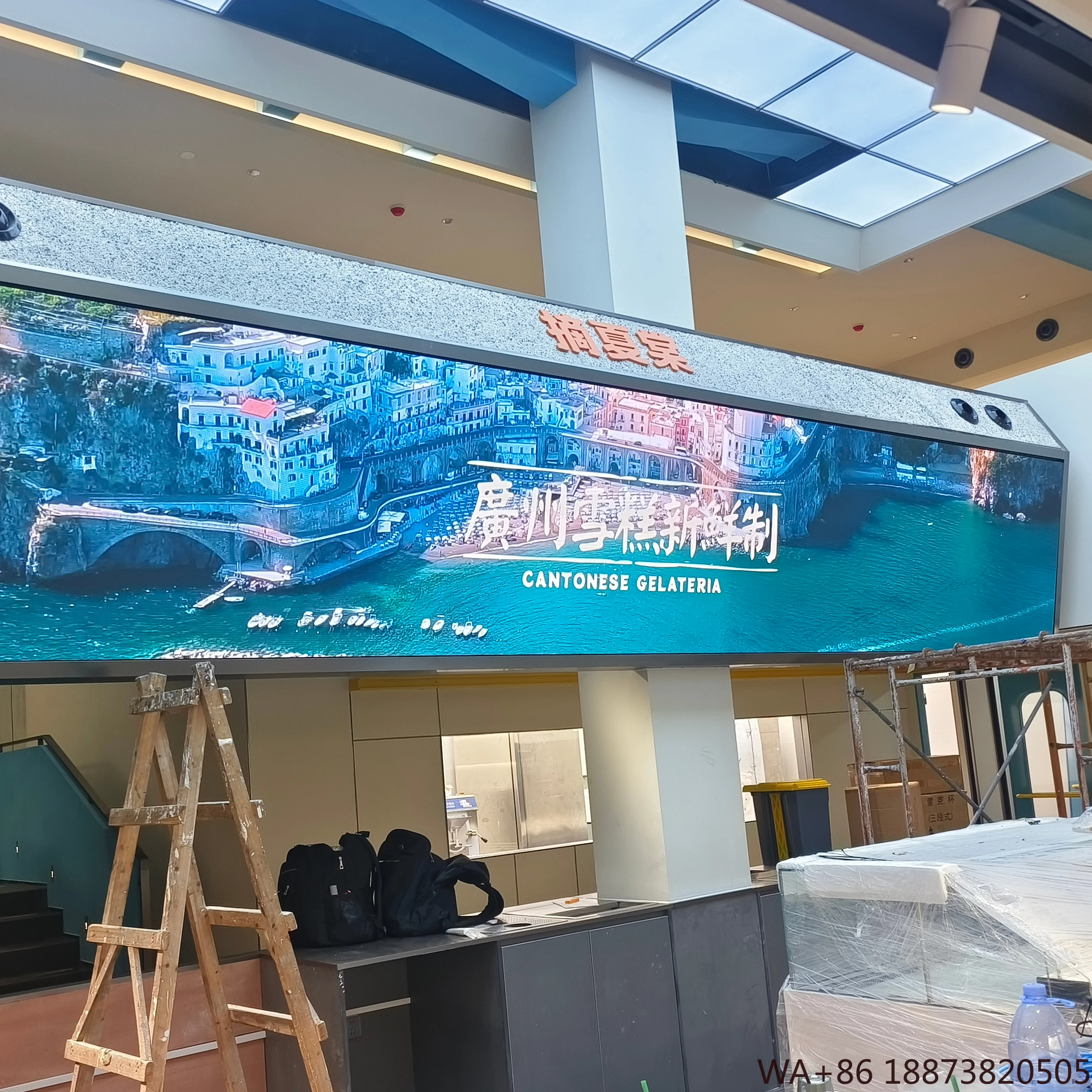 Display a LED P2 Dimensioni personalizzate per interni ad alto aggiornamento per cartelloni pubblicitari digitali a colori per negozi per la pubblicità