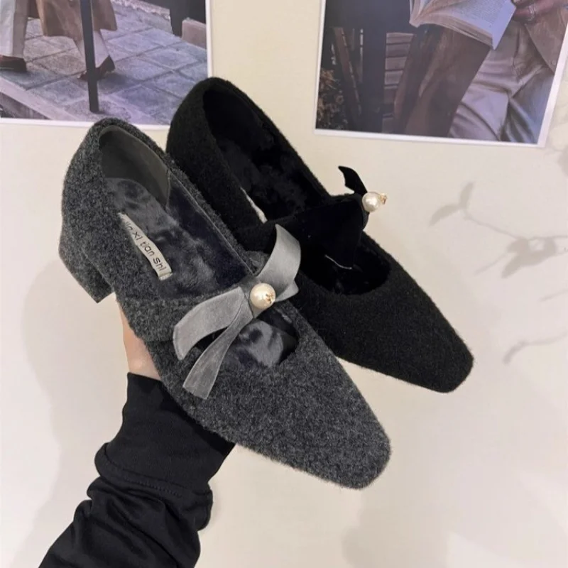 

Офисные туфли на плоской подошве с плюшевой подкладкой, осень-зима 2021, новые женские замшевые туфли Мэри Джейн с жемчужным декором, винтажные рабочие туфли-лодочки