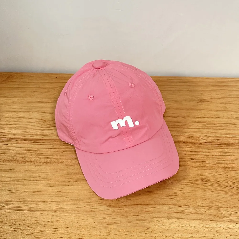 

Letter M Children Baseball Hat Embroiderey Candy Color Quick Drying Sun Hat Sunscreen Breathable Teenagers Peaked Cap Outdoor