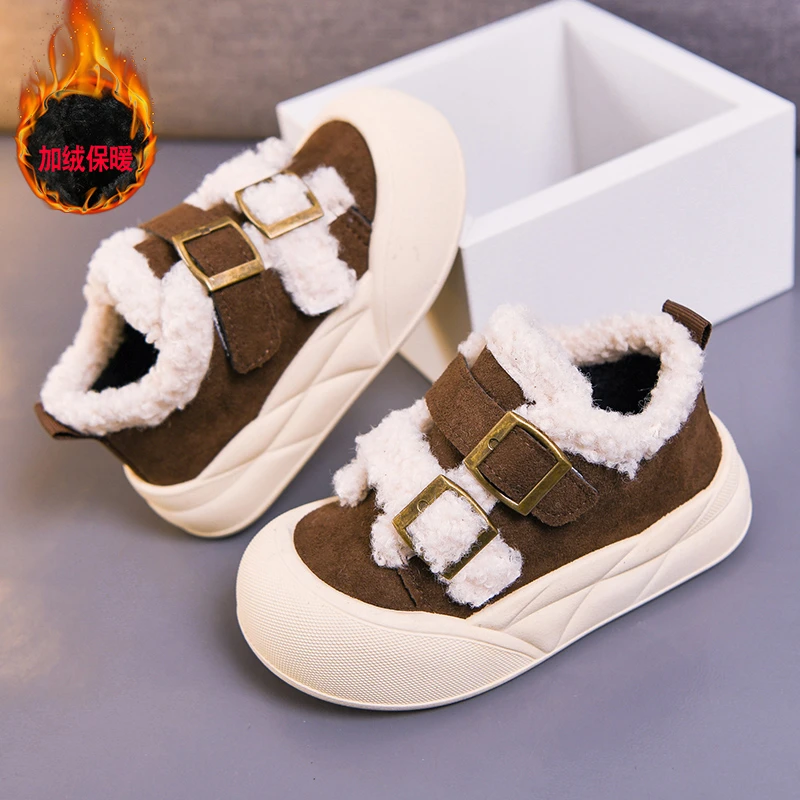 أحذية دافئة جديدة مضادة للانزلاق لشتاء 2025 للأولاد النسخة الكورية أحذية قطنية سميكة للفتيات