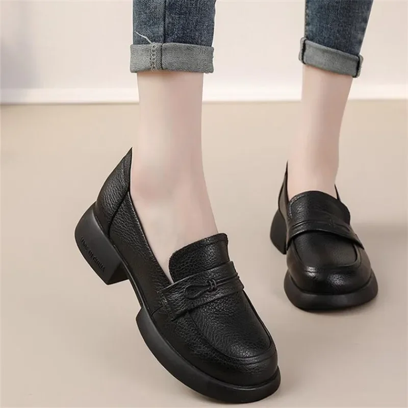 Mocassins rétro en cuir de vachette véritable pour femmes, chaussures plates simples, chaussures spinales, talon moyen, semelle optique, mode printemps et automne