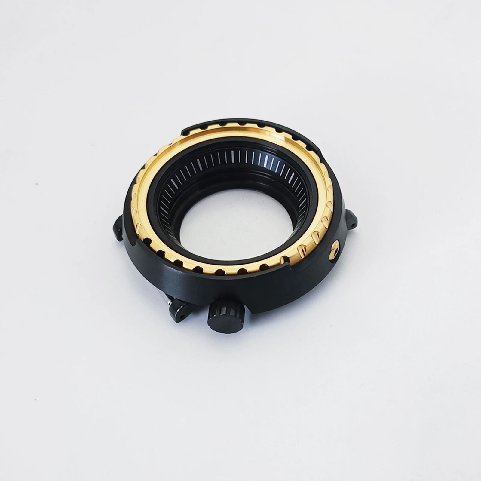 Модный корпус с черной тунцом, корпус NH35, золотой ободок, сапфировое стекло, керамическая вставка, корпус из нержавеющей стали