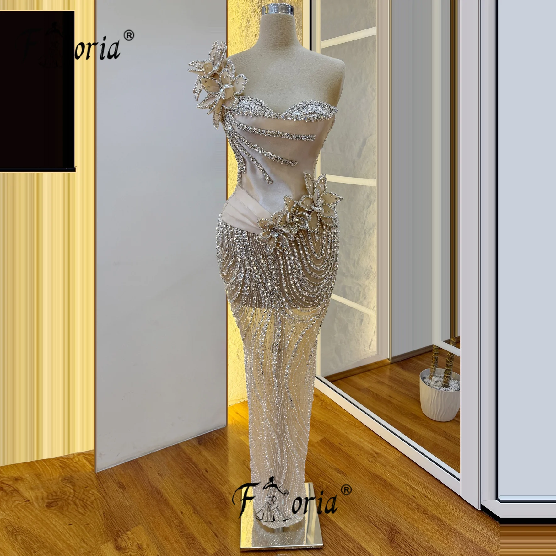 럭셔리 샴페인 크리스탈 프롬 드레스 일루전 플라워 아플리케 셀러브리티 레드카펫 파티 드레스 2025 맞춤형 우아한 갈라 드레스