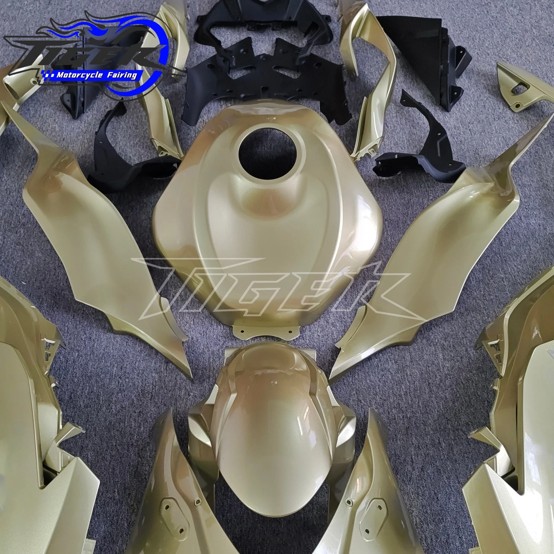 

The Motorcycle Fairing is Suitable For Kawasaki ZX-6R 636 2023 2024 2025 636 ZX-6R White Black and Golden Motorcycle Shells