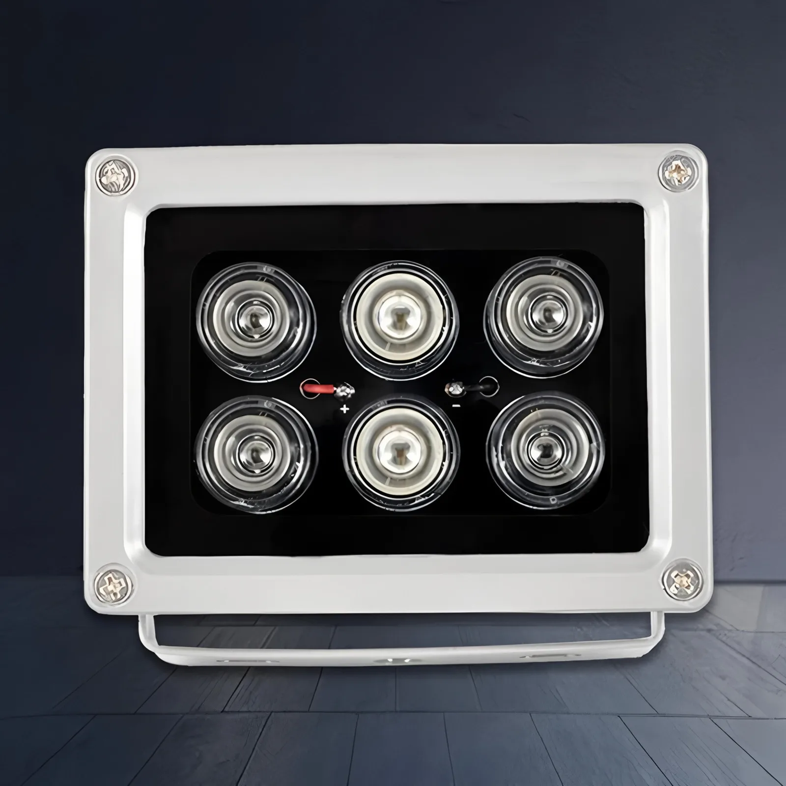 

Инфракрасный осветитель, 850 нм, 6 светодиодов, лазерный светодиодный заполняющий свет ночного видения, автоматический датчик, вспомогательный свет для камеры видеонаблюдения