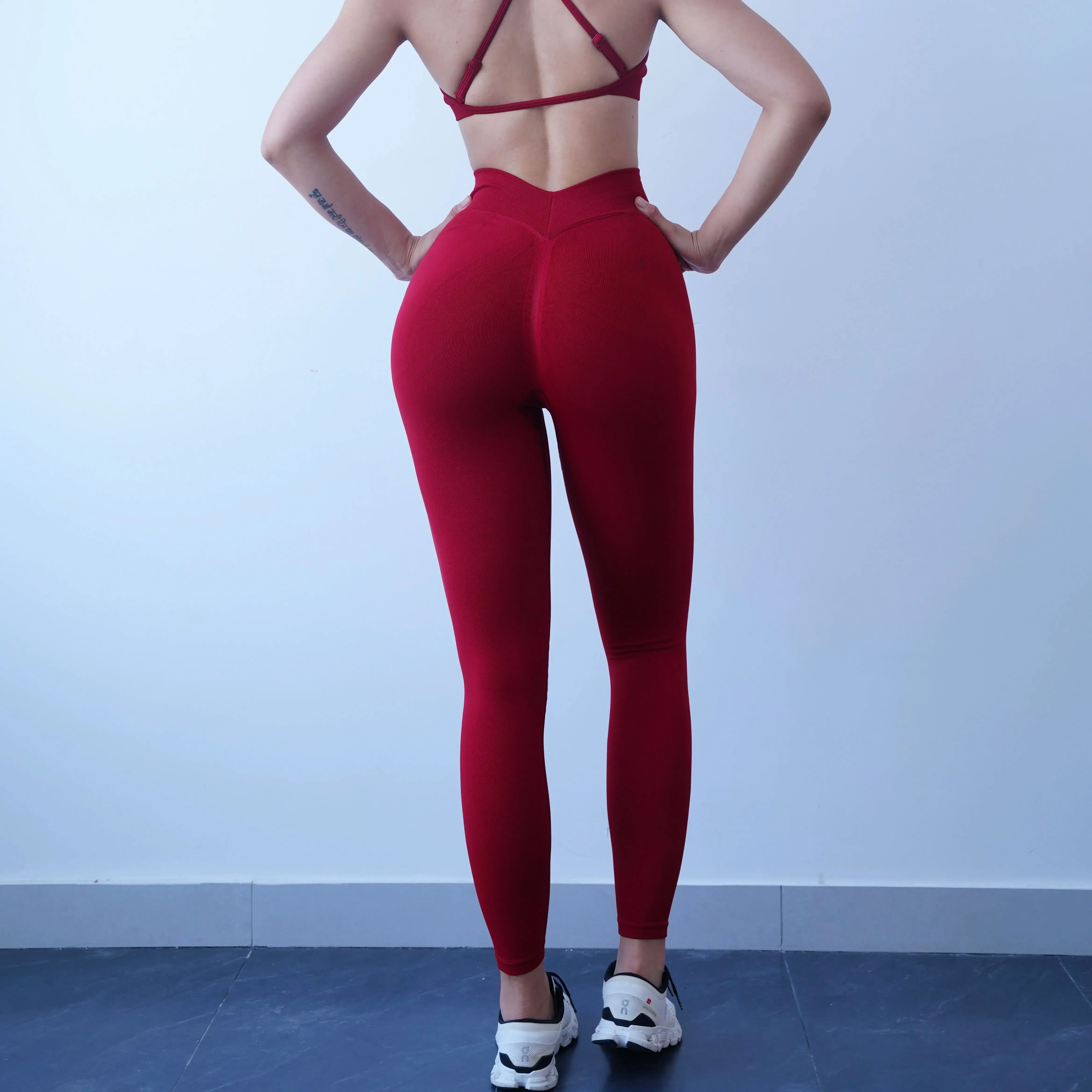Women's High Waist Yoga Leggings Peach Hip Yoga Pants Hip Lifting Fitness Tight Sports Leggings Seamless Gym Pants Pilates Pants