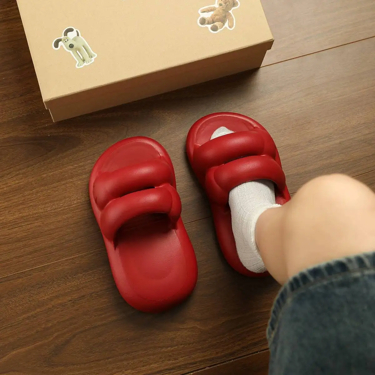 2026 Women Red Cute Paw Shape Cloud Feel Slides Thick Platform Non Slip Bath Shower Slippers Couple Indoor Home Comfort Summer