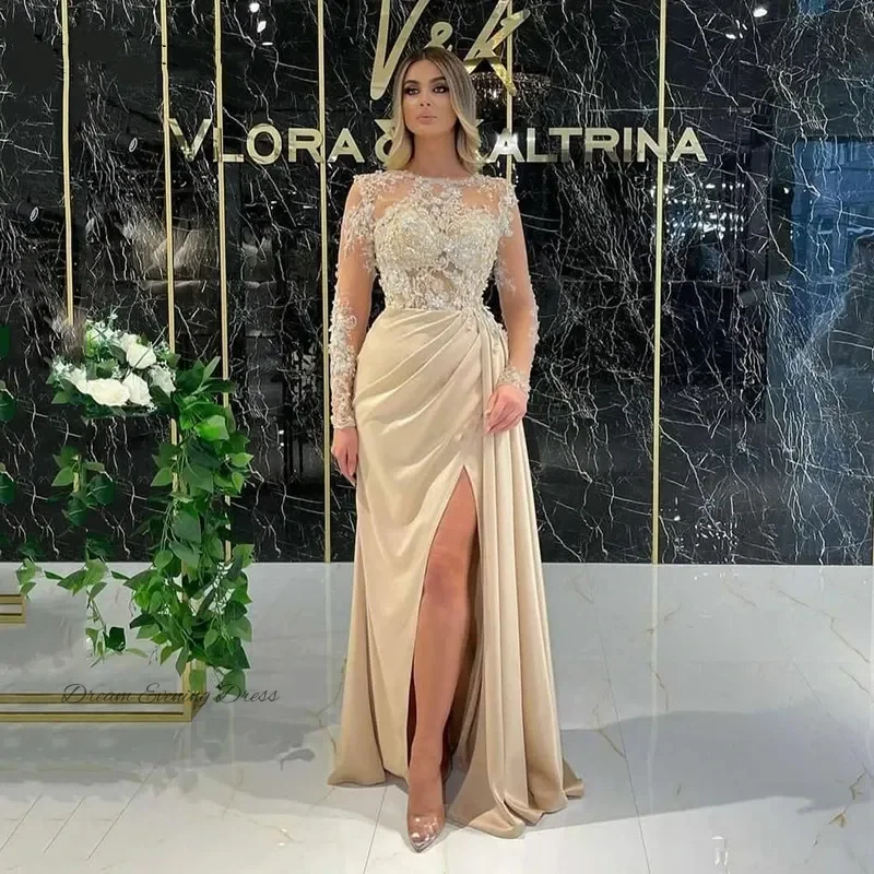 2023 eleganti abiti da sera a maniche lunghe in pizzo decalcomania con perline Nude Neck Fold Side Split Satin abiti da festa formali per le donne