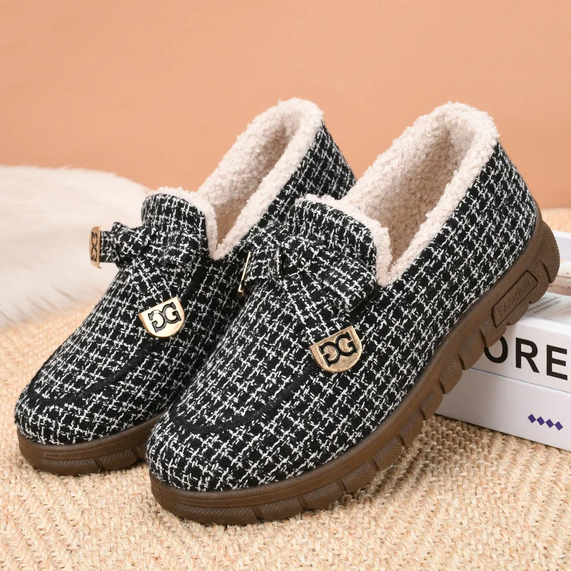 Winter Old Beijing Cotton-padded Shoes Women Fleece-lined Warm Mom Shoes Cotton Boots Casual Flat Elderly Grandma Shoes Thick...