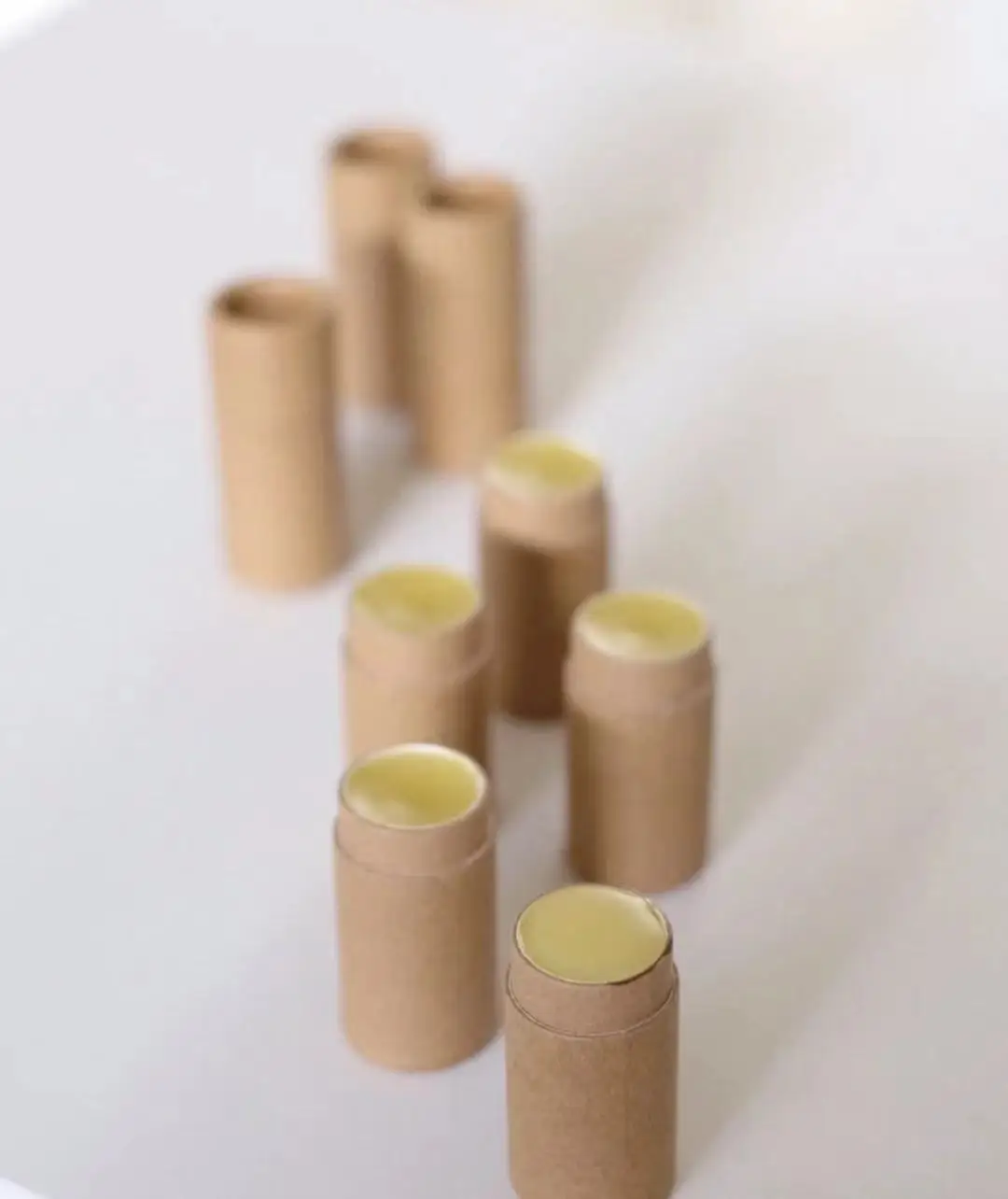 Hot Sell Eco Friendly 0.15OZ  Cardboard Lip Balm Container -Kraft 100% Biodegradable Paper Cosmetic Push Up Tubes