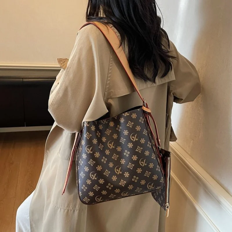 

Elite Ladies Handbag Made Of Nubuck Leather Featuring Casual Luxembourg High-End Lightweight Soft Daily Style