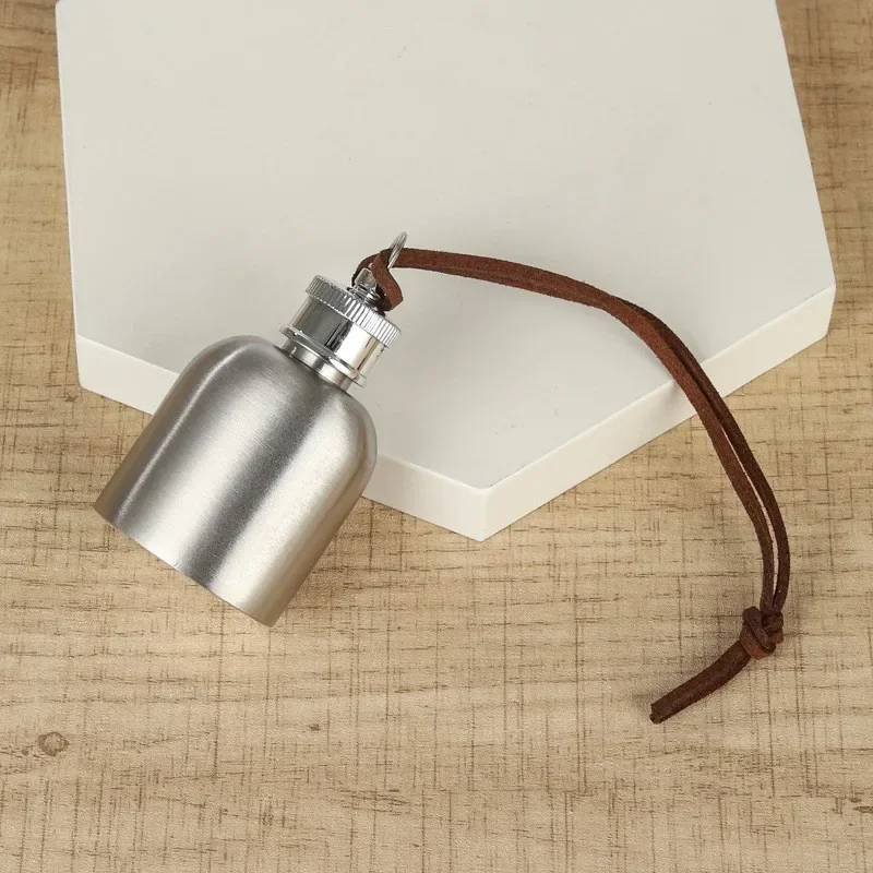 

Silver Stainless Steel Hip Flask Portable Outdoor Wine Pot Small Heart Shaped Water Bottle Hip Flasks