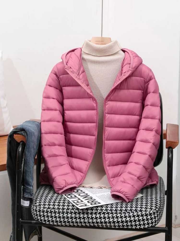 Chaqueta acolchada de algodón ultraligera para mujer, abrigo ajustado de estilo coreano, cálido para otoño e invierno, novedad de 2024