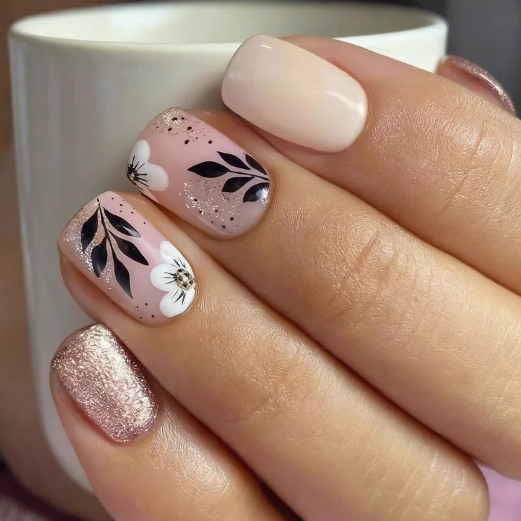 

24PCS Press on Nails Small Fresh Leaves Flowers Glitter Design Autumn Winter False Nails Short Square Shape Fake Nails for Women