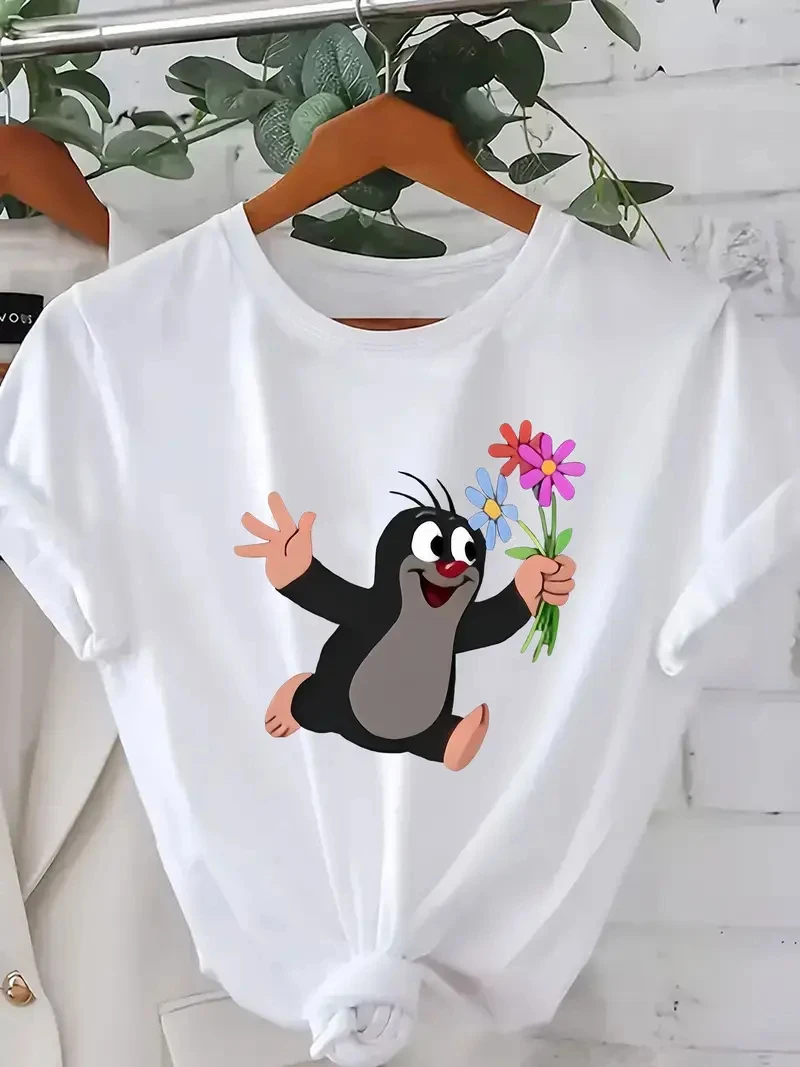 Women'S Plus Size Casual T-Shirt with Groundhog Holding Flowers Print, Crew Neck, Short Sleeve, Casual Summer Wear