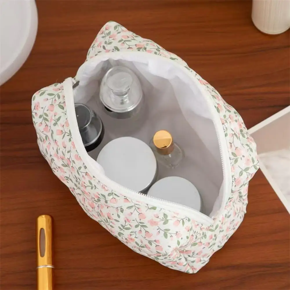 Cute Pink Floral Quilted Makeup Bag Portable Multi-Purpose Cosmetic Storage Pouch Compact Coin Storage Travel Zipper Bag