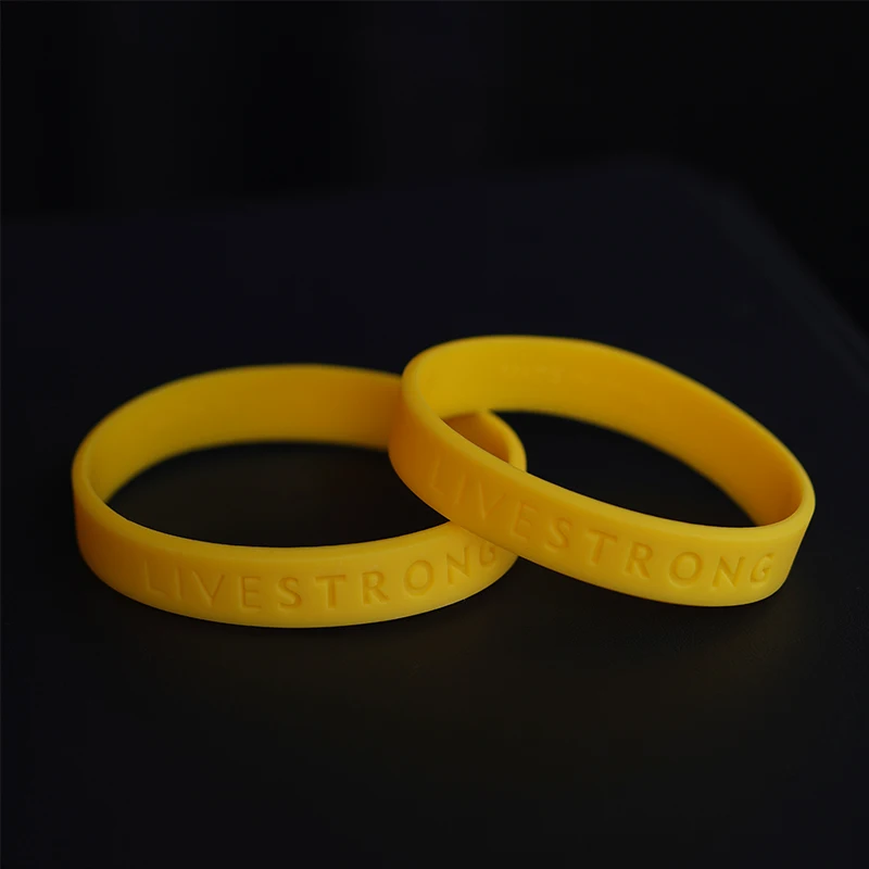Choice 1 Stück LiveStrong Inspirierendes Sport-Silikonarmband mit gravierten Schriftarten, Armbänder, Gummiband, ermutigendes Zubehör – Detail 2