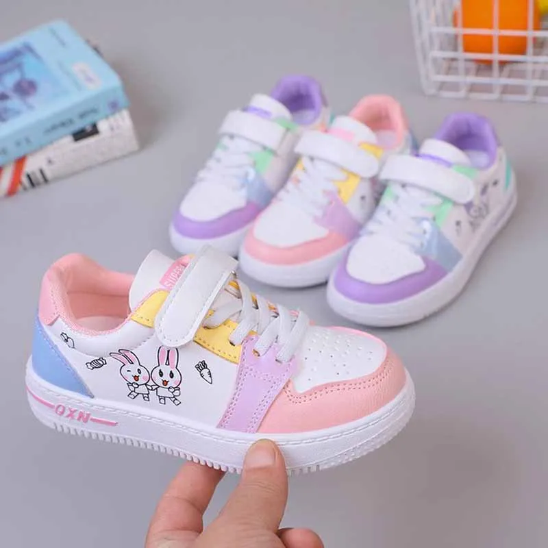 Scarpe sportive Casual quattro stagioni per bambini scarpe da tavola di tendenza per scarpe bianche traspiranti con stampa coniglio simpatico