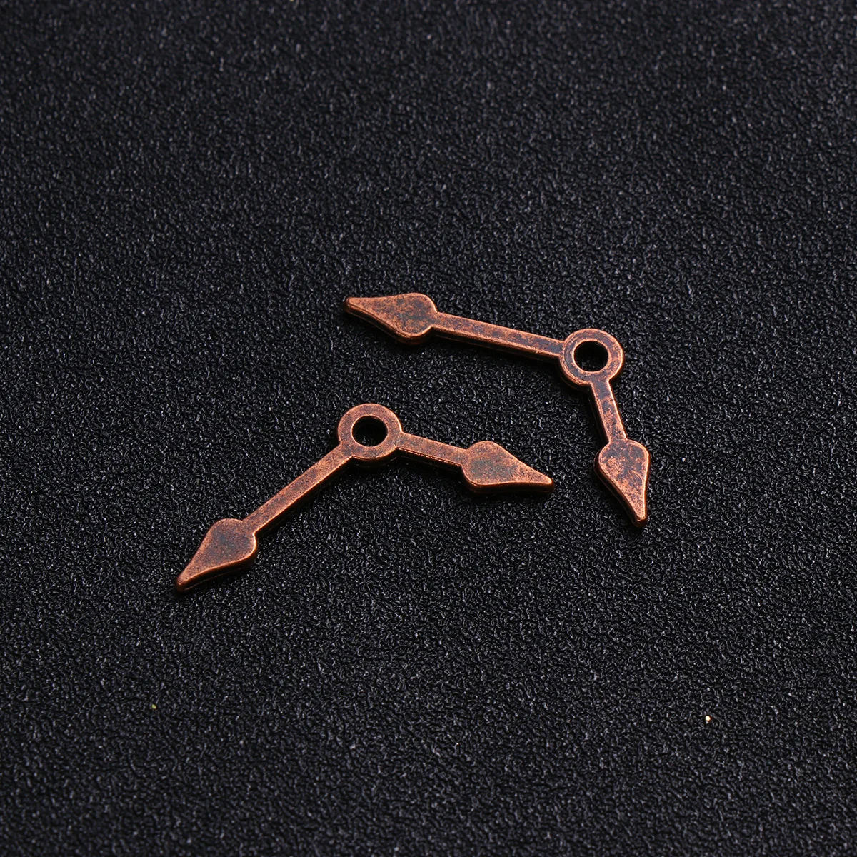 

100Pcs Alloy Clock Pointer Pendant Red Bronze DIY Charm Pendants for Necklace Bracelet Jewelry Alloy Pendant Charm