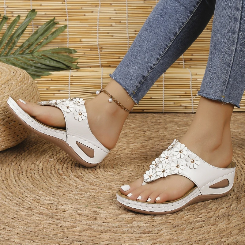 Studded Flower Sandals for Women Summer Beach Non Slip Wedge Flip Flops Woman Leisure Outdoor Fashion Clip Toe Platform Sandals