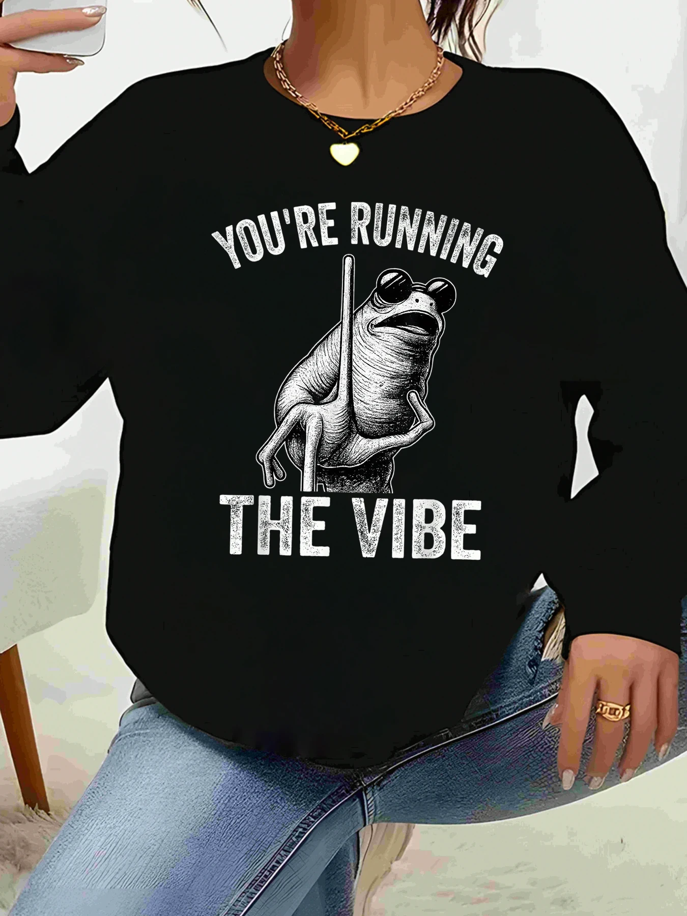 Frog Running the Vibe Print Long Sleeve Sweatshirt Casual Wear Women's Fashion