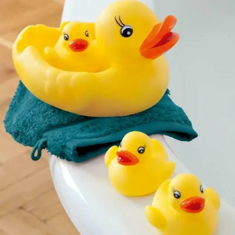 4pcs Rubber Duck Family Squeak Ducks Baby Shower Toy Float Bathtub Yellow Duck Toy Gift for Toddlers Boys Girls Kids Birthday