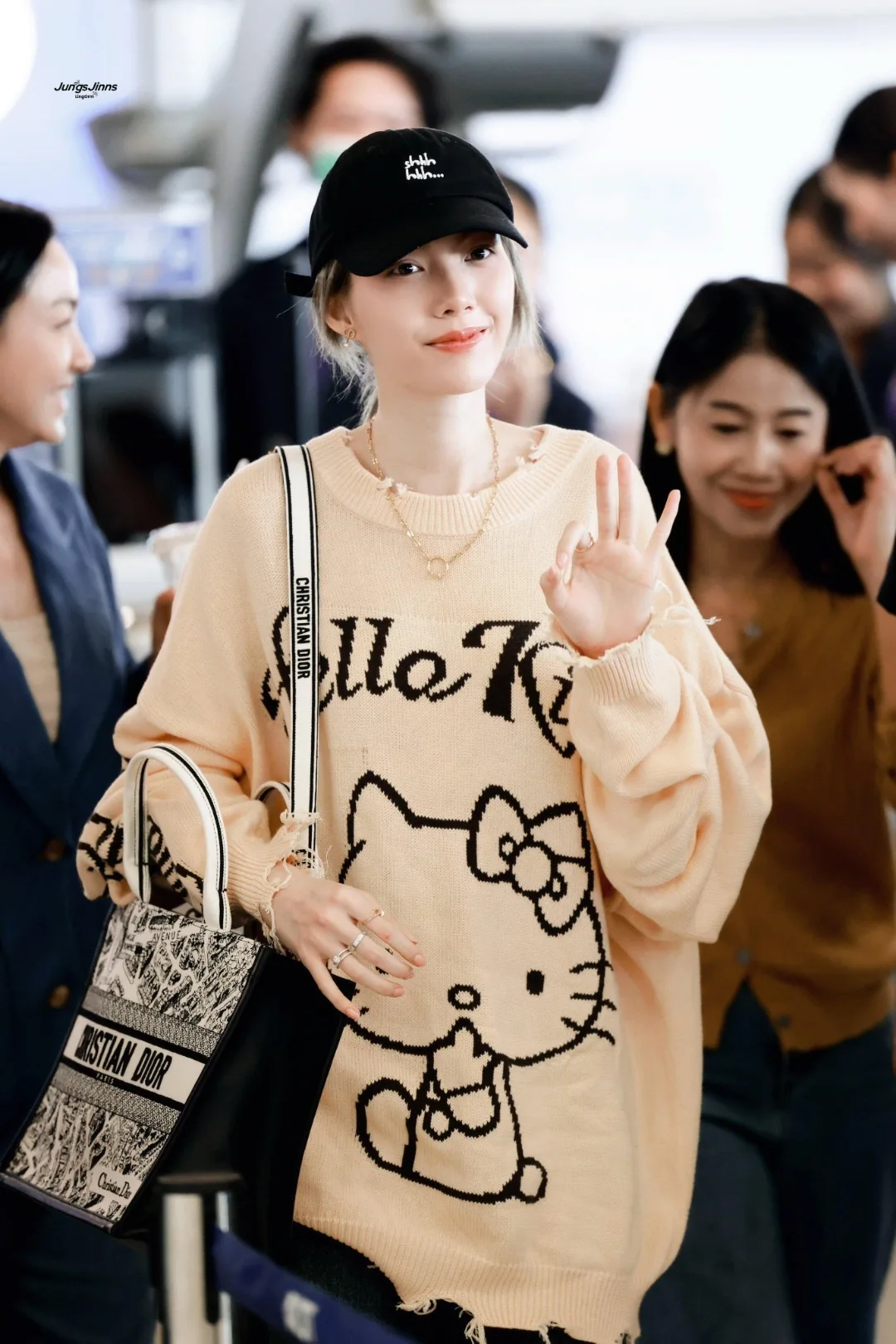 เสื้อไหมพรมทรงหลวม ลายการ์ตูน ดีไซน์สำหรับผู้ชายและผู้หญิง ผ้าคอตตอนผสม แขนยาว แฟชั่นฤดูหนาว สไตล์ลำลอง