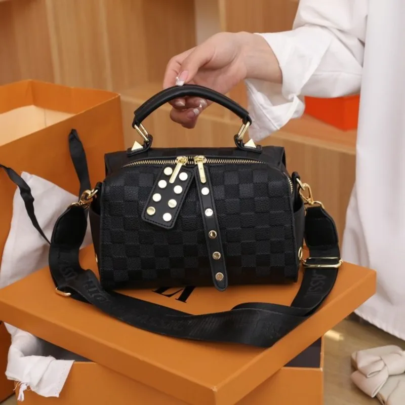 

Classic Designer Shopper Tote Diaper Bag For Women Luxury Large Capacity Elegant Leather Crossbody Handbag For Daily Errands