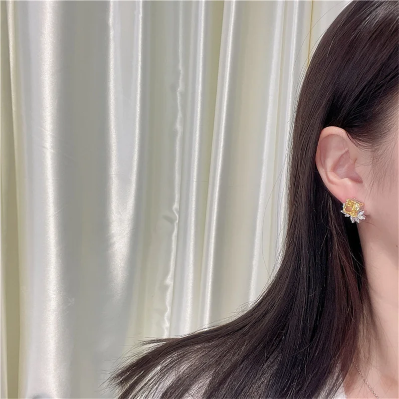 S925 Silver Flower Square 10 * 10mm High Carbon Diamond Fashion Premium Ear Studs Ear Jewelry Girl Birthday Gift