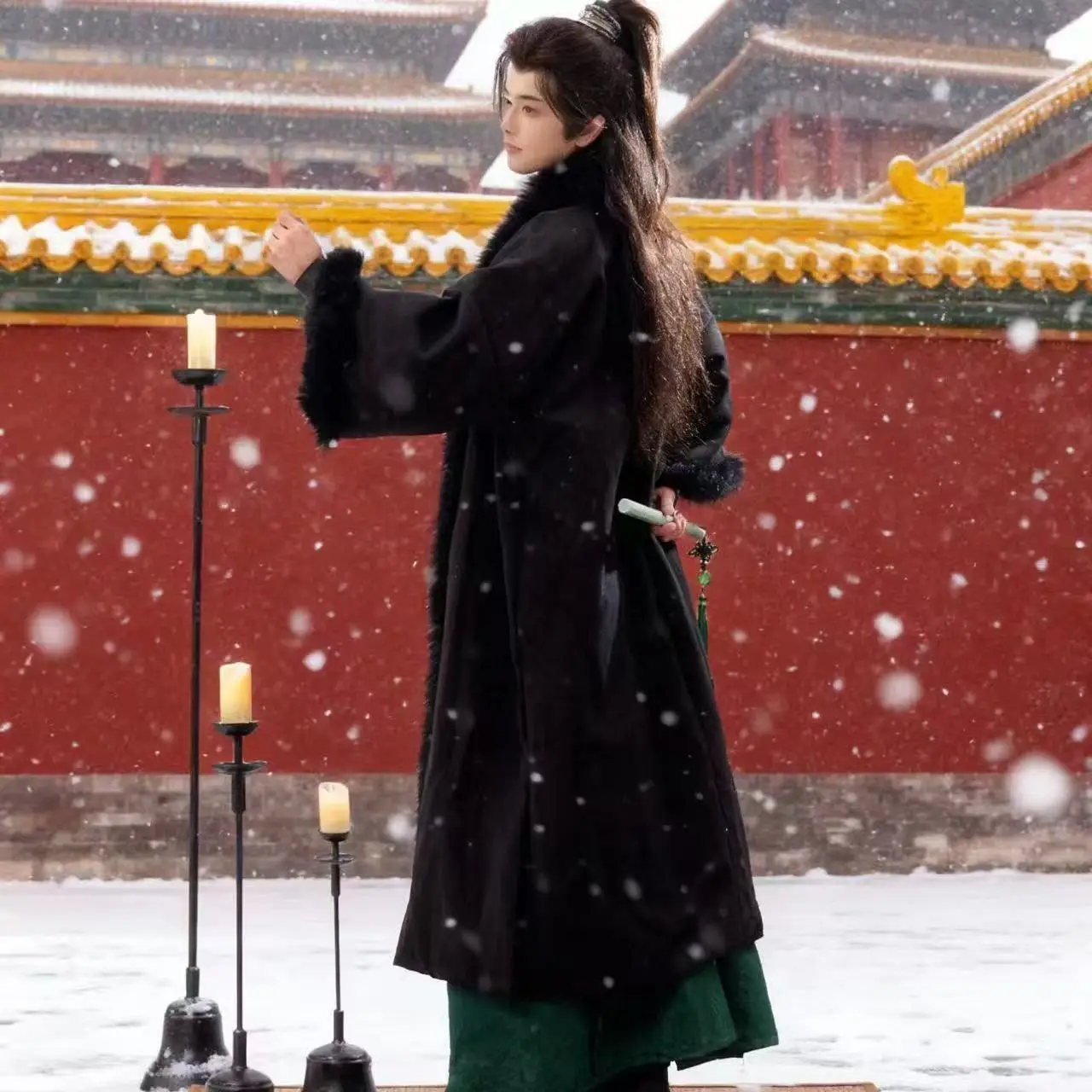 Winter Thicken Hanfu Cloak Men's Traditional Chinese Plush Collar Long Robe Palace Style Carnival Event Snow Cape Male Cloak - Image 2